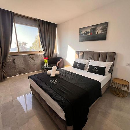 Elis Boutique Hotel Бат-Ям Екстер'єр фото