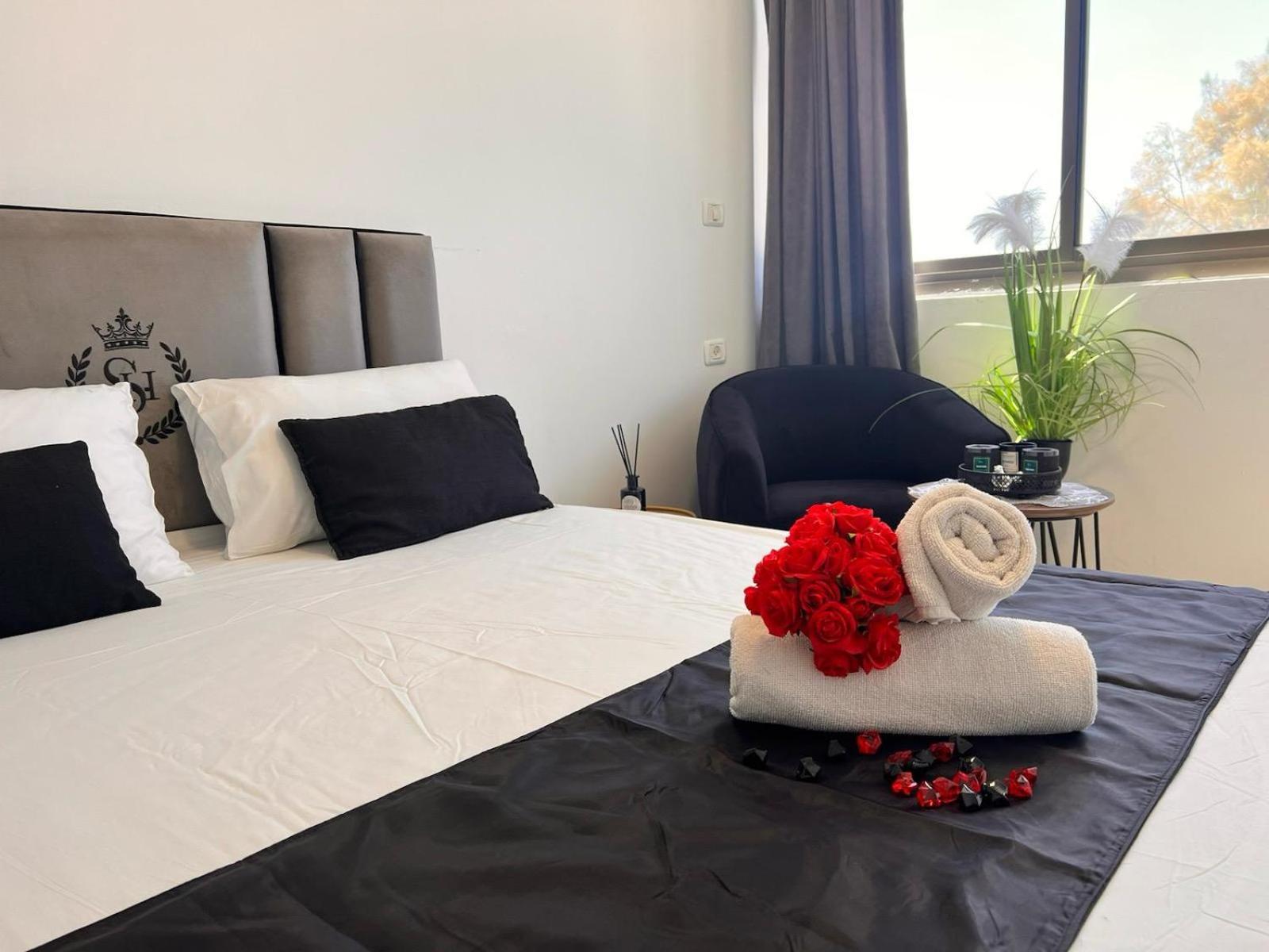 Elis Boutique Hotel Бат-Ям Екстер'єр фото