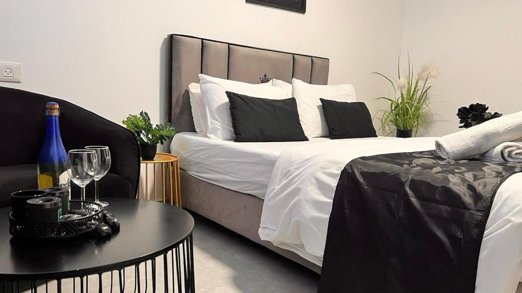 Elis Boutique Hotel Бат-Ям Екстер'єр фото