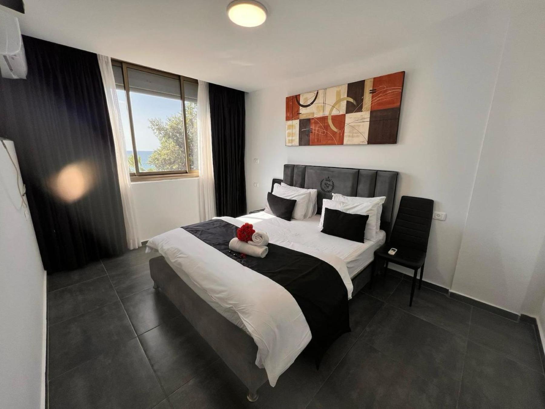Elis Boutique Hotel Бат-Ям Екстер'єр фото
