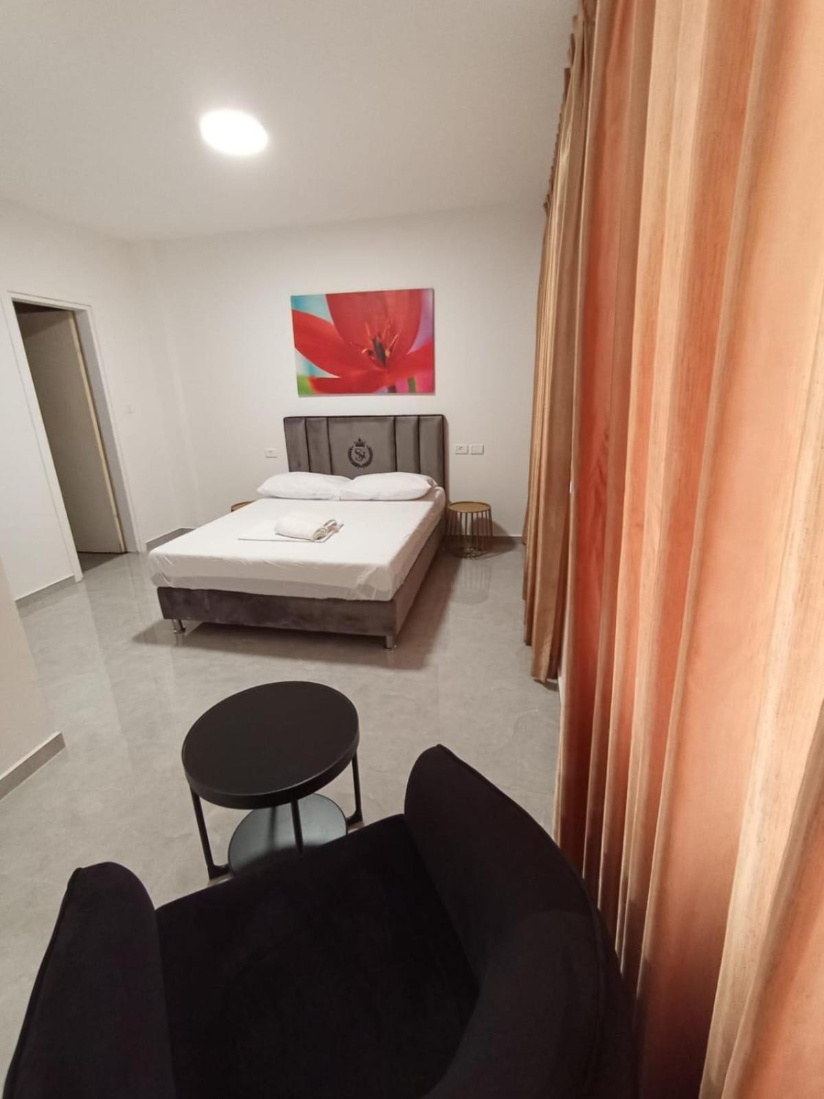 Elis Boutique Hotel Бат-Ям Екстер'єр фото