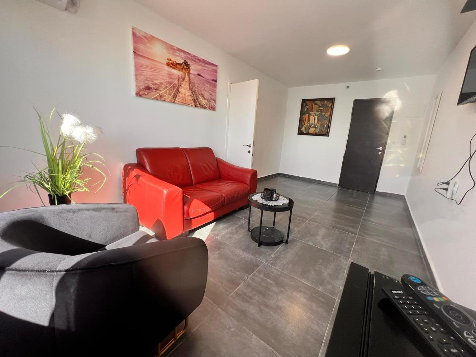 Elis Boutique Hotel Бат-Ям Екстер'єр фото