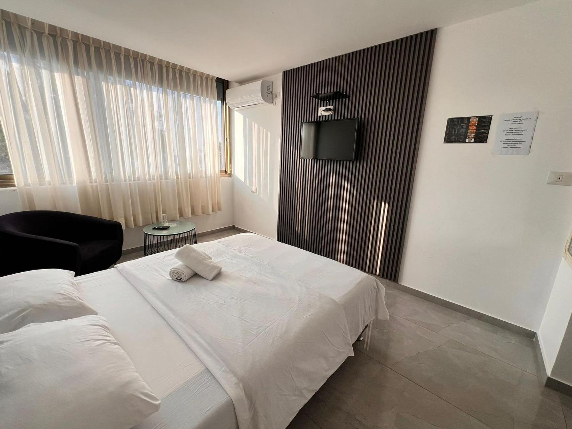Elis Boutique Hotel Бат-Ям Екстер'єр фото