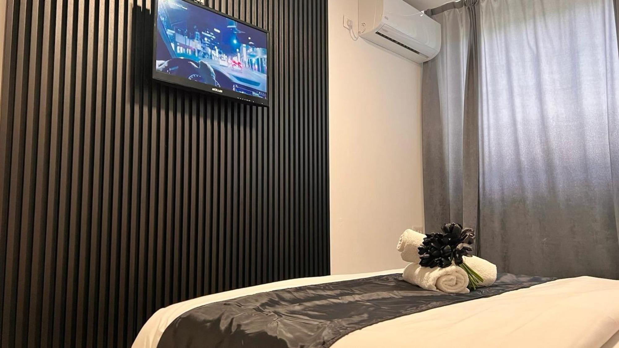 Elis Boutique Hotel Бат-Ям Екстер'єр фото