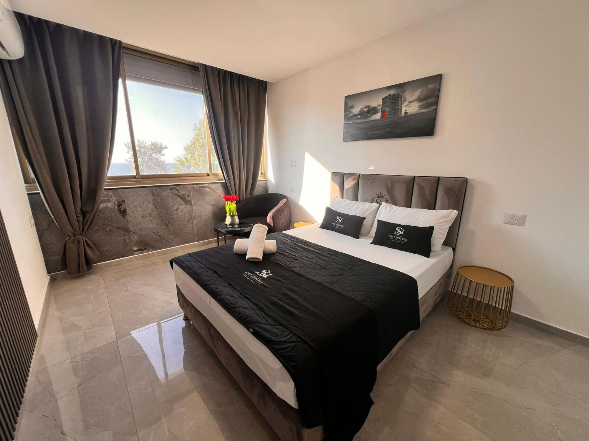 Elis Boutique Hotel Бат-Ям Екстер'єр фото