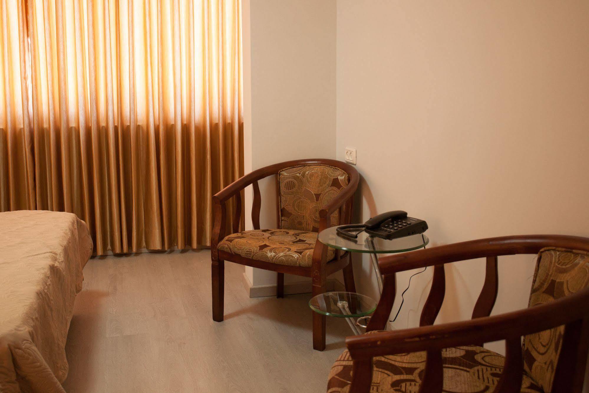 Elis Boutique Hotel Бат-Ям Екстер'єр фото