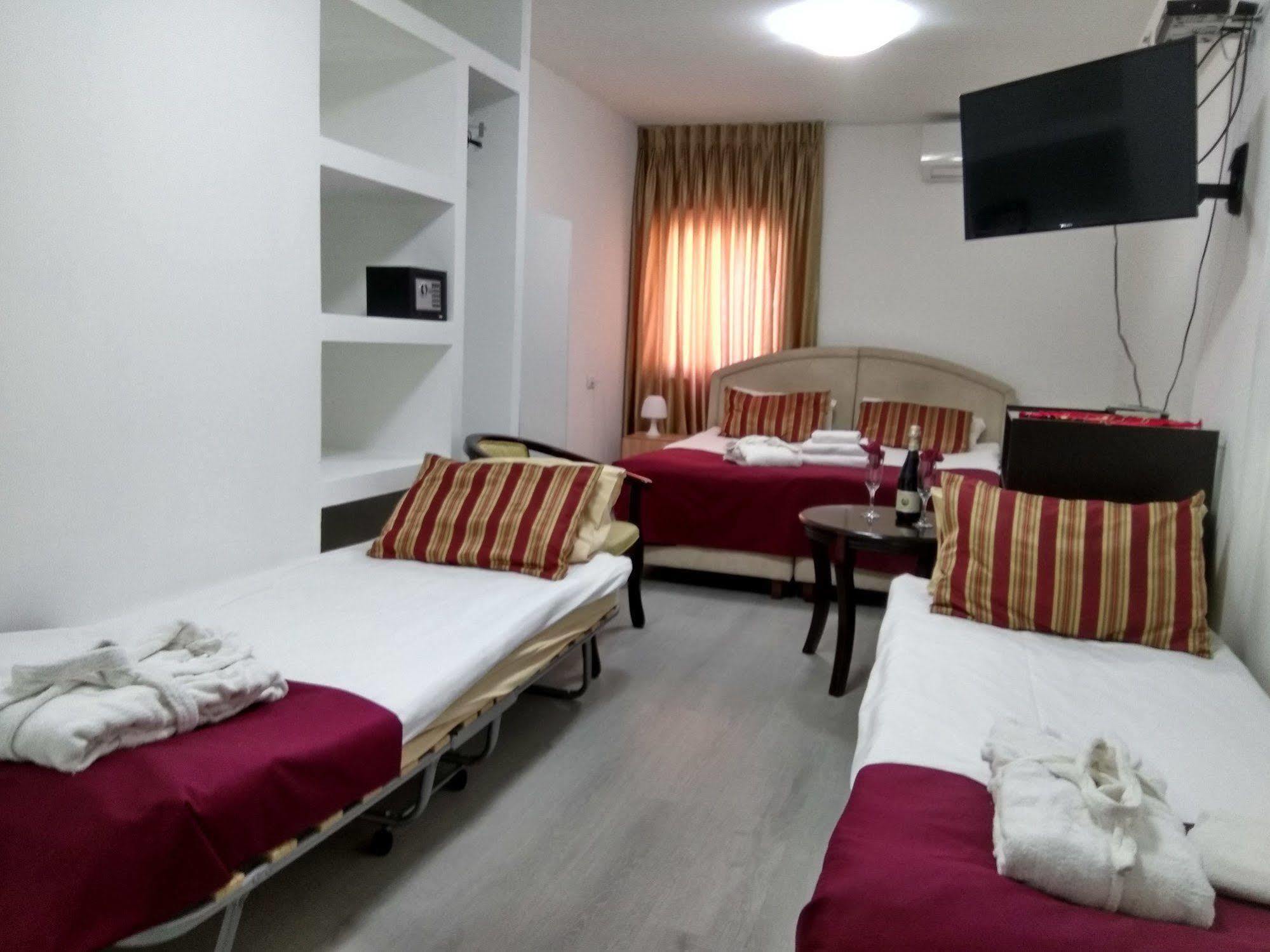 Elis Boutique Hotel Бат-Ям Екстер'єр фото