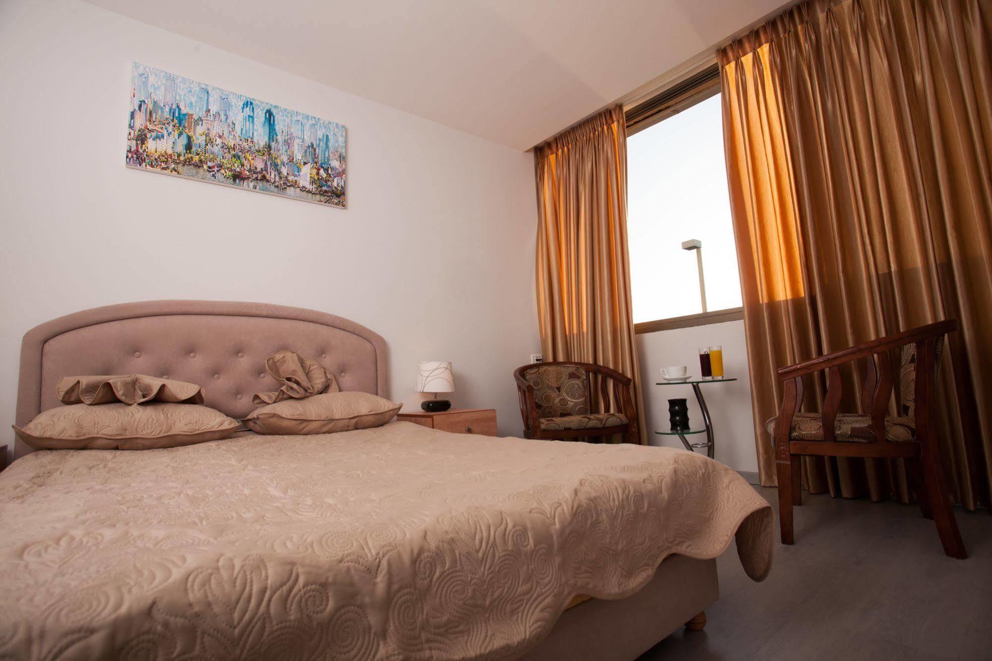 Elis Boutique Hotel Бат-Ям Екстер'єр фото