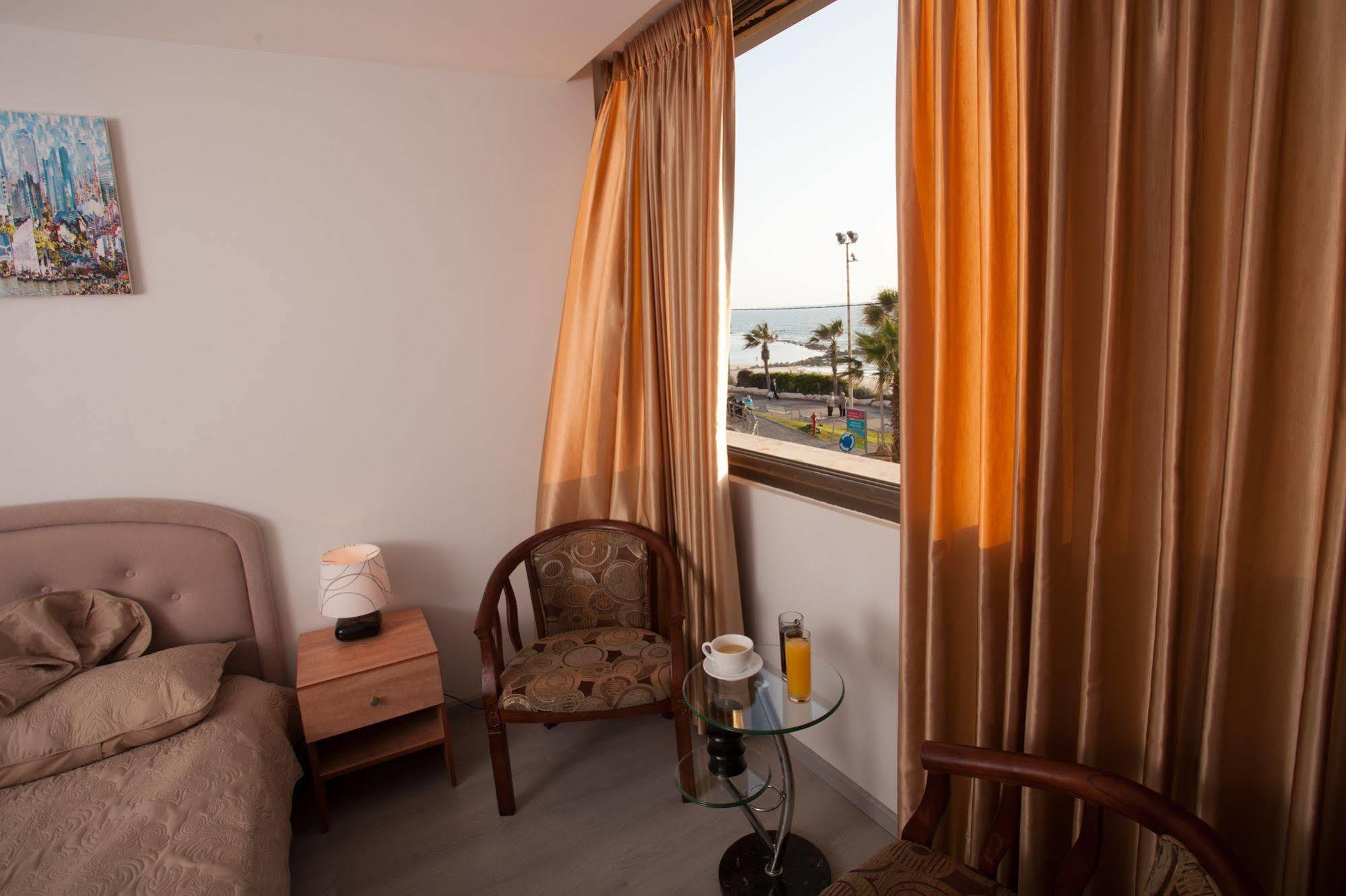 Elis Boutique Hotel Бат-Ям Екстер'єр фото
