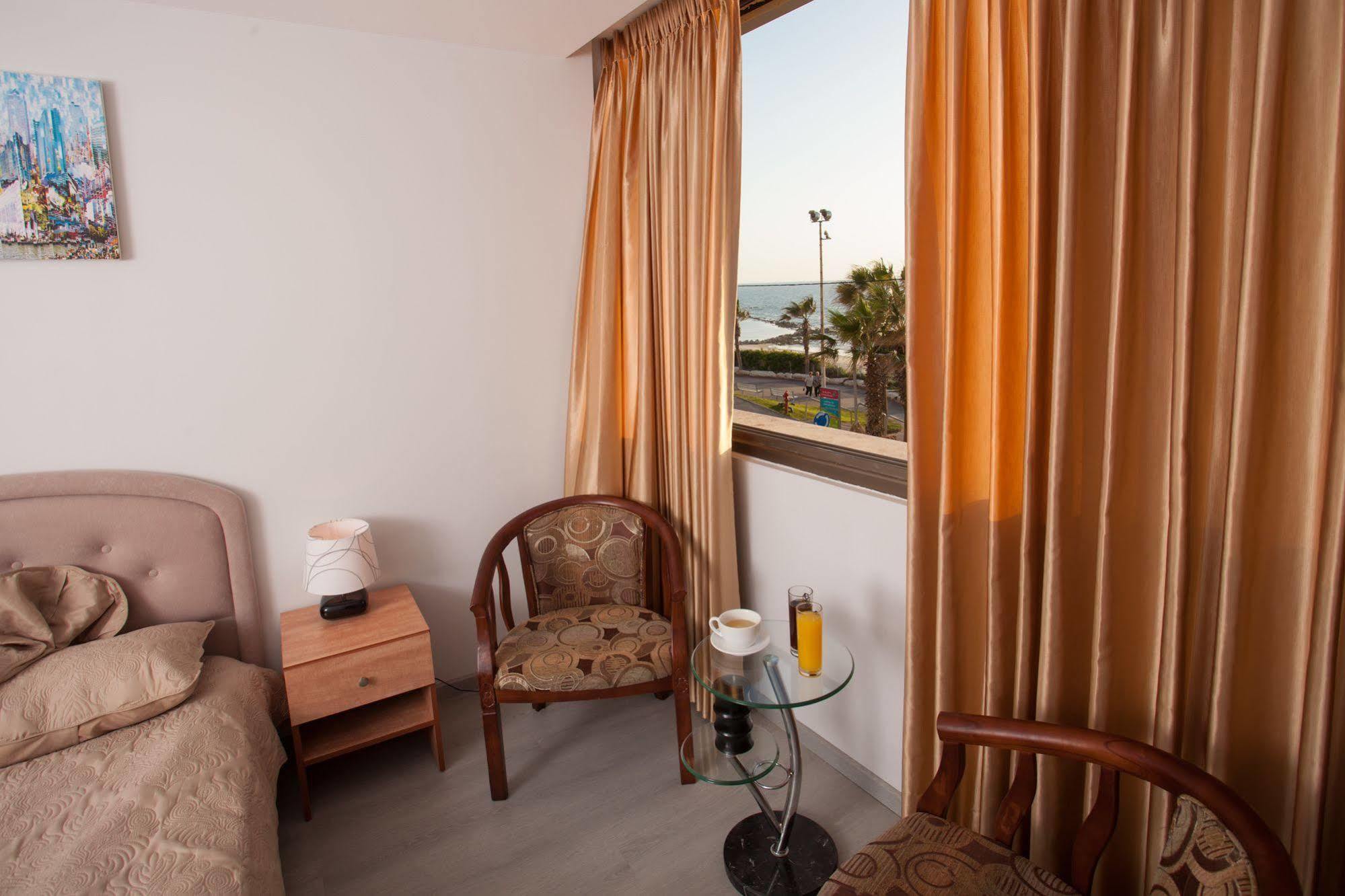 Elis Boutique Hotel Бат-Ям Екстер'єр фото