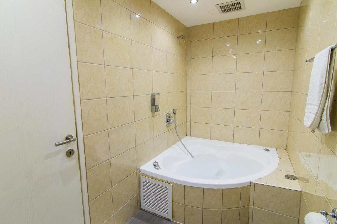 Elis Boutique Hotel Бат-Ям Екстер'єр фото